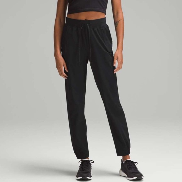 Lululemon License to Train High-Rise Pant in Black - Picture 1 of 13